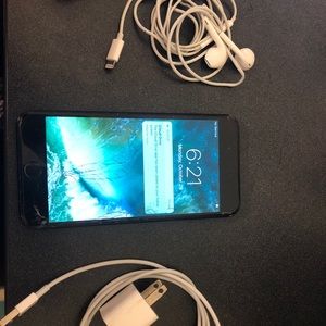 FULLY FUNCTIONING IPHONE 7 PLUS. FACTORY UNLOCKED